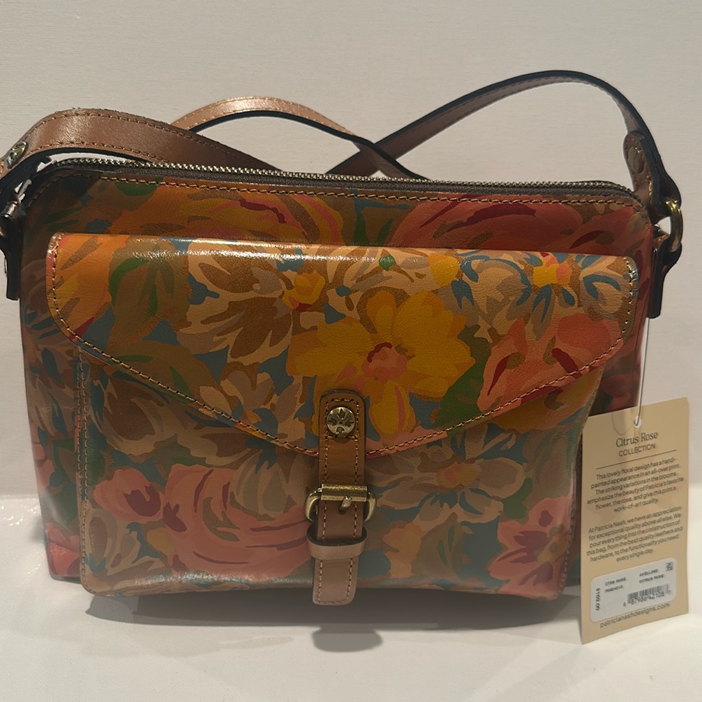 Nwt Patricia Nash French Tapestry Crossbody With Three Sections.